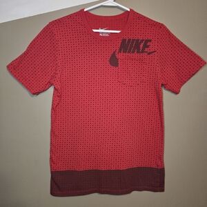 Nike Men's Dot T-Shirt Red 644186-657 Cotton Athletic Fit Premium Finish Small